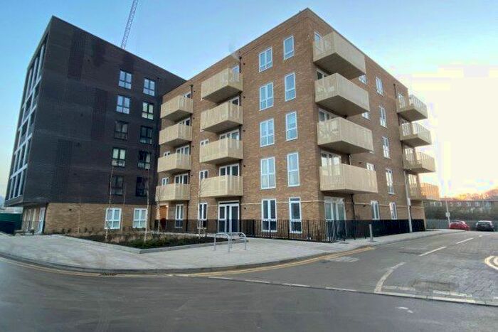 1 Bedroom Flat To Rent In Corys Rd, Rochester ME1