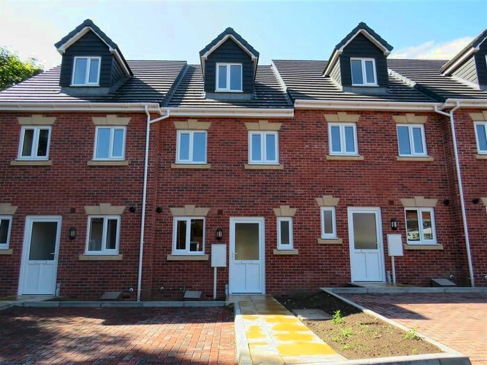 3 Bedroom Town House To Rent In Station Road, Langley Mill, Nottingham, NG16