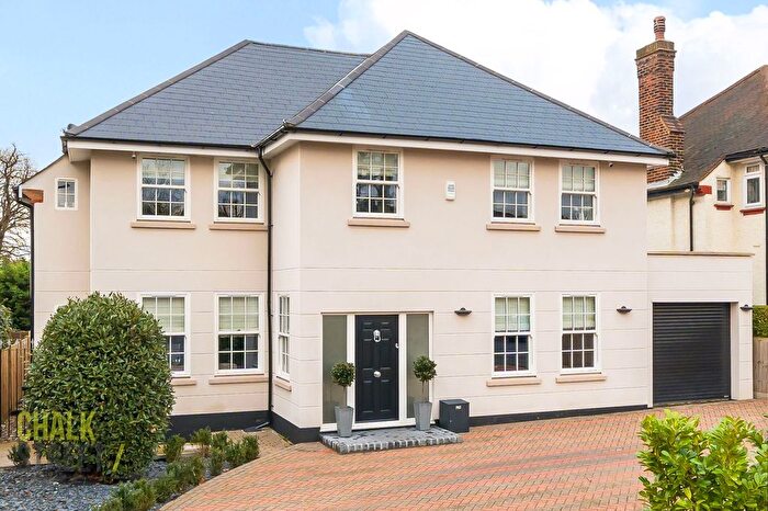 5 Bedroom Detached House For Sale In Woodlands Avenue, Emerson Park, RM11