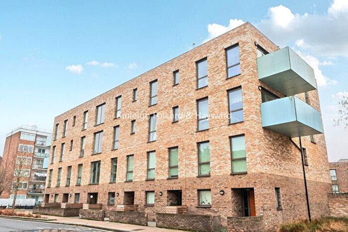 2 Bedroom Flat To Rent In East Street, London, SE17