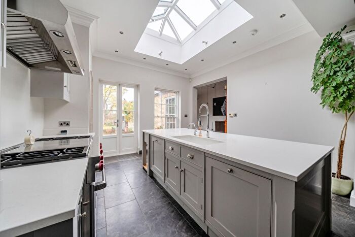 5 Bedroom Semi-Detached House To Rent In High Street, Datchet, Slough, SL3