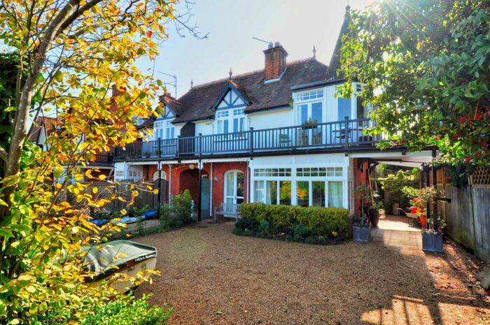 3 Bedroom Apartment To Rent In Basmore Lane, Lower Shiplake, RG9