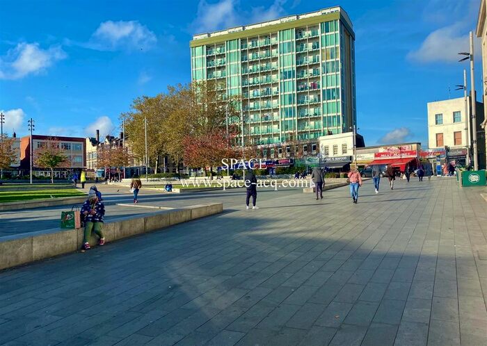 2 Bedroom Flat To Rent In Maritime House, Greens End, Woolwich, London, SE18