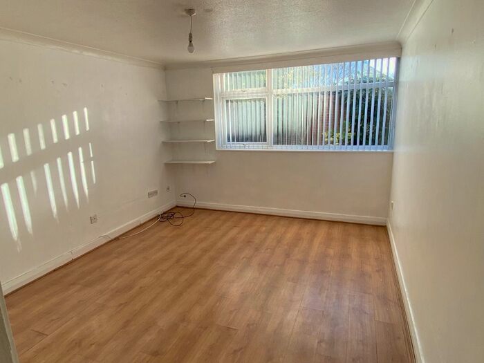 1 Bedroom Studio To Rent In Woolton Road, Allerton, Liverpool L19