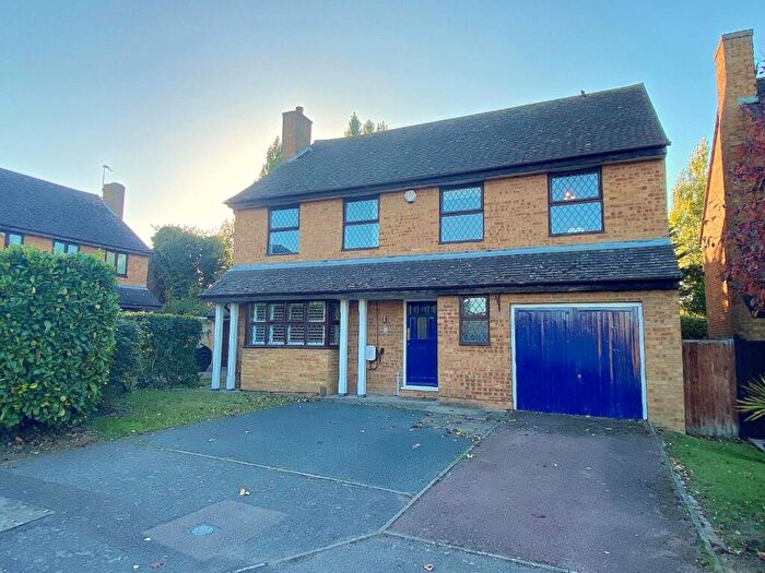 4 Bedroom Detached House For Sale In Wentworth Close, Gravesend, DA11