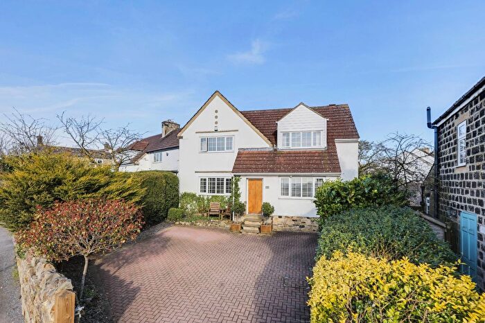 4 Bedroom End Of Terrace House For Sale In West End Lane, Horsforth, Leeds, West Yorkshire, LS18