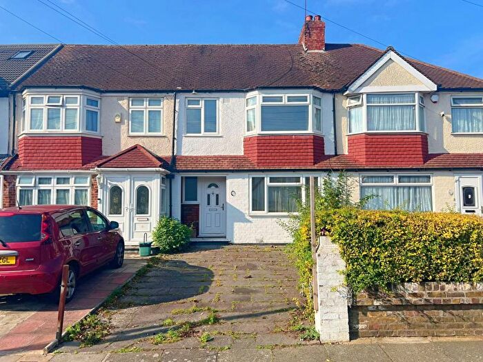 3 Bedroom Terraced House For Sale In Worcester Gardens, Greenford, UB6