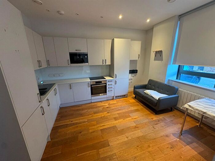 1 Bedroom Flat To Rent In High Street, Feltham, TW13