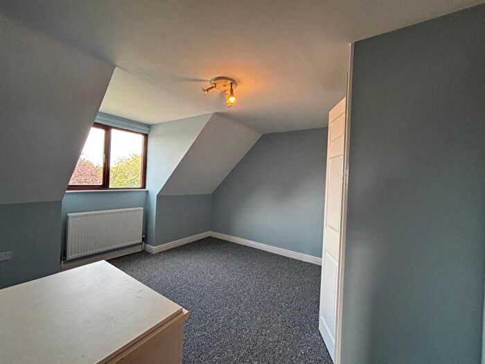 2 Bedroom Flat To Rent In Cabourne Court, Lincoln, LN2