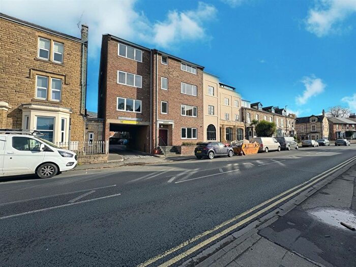 2 Bedroom Flat For Sale In Ellwood Court, Fishergate, YO10