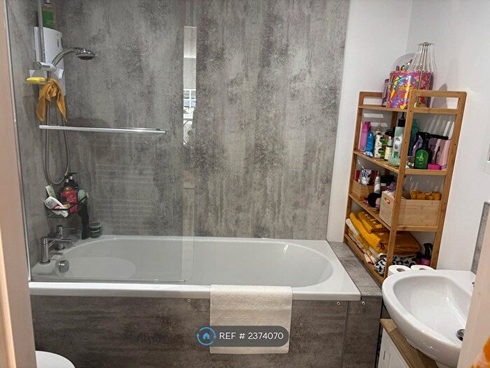 Studio To Rent In High Street, Dalkeith, EH22