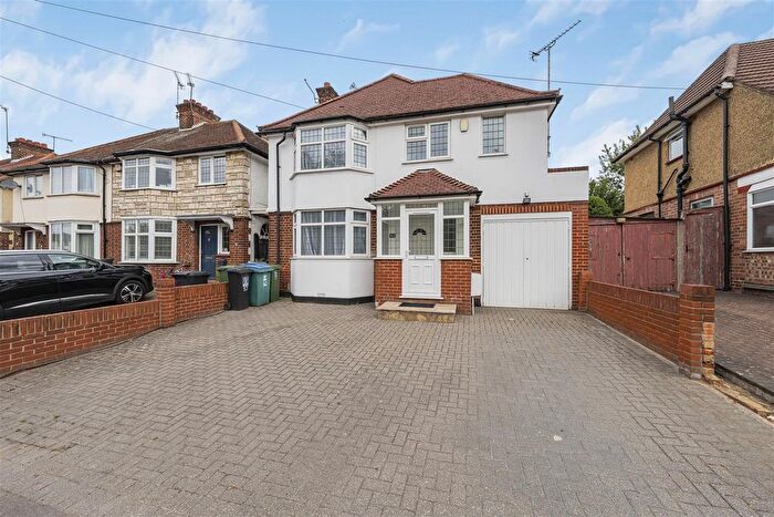 4 Bedroom Detached House To Rent In Rickmansworth Road, Watford, WD18