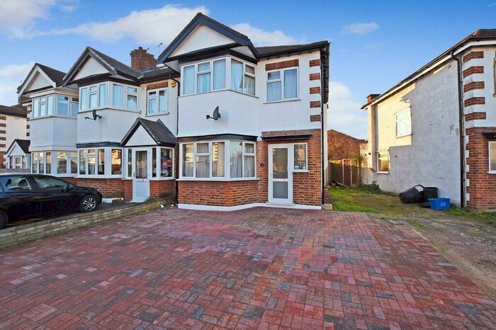 3 Bedroom Semi-Detached House To Rent In Deynecourt Gardens, Wanstead, E11