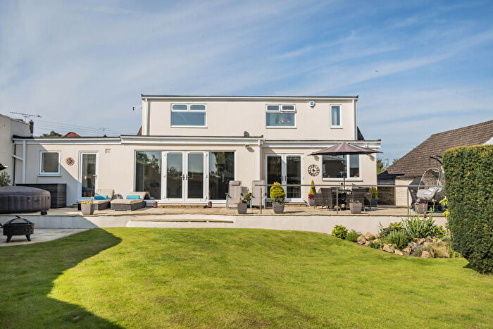 5 Bedroom Detached House For Sale In Top Dartford Road, Hextable, Swanley, BR8