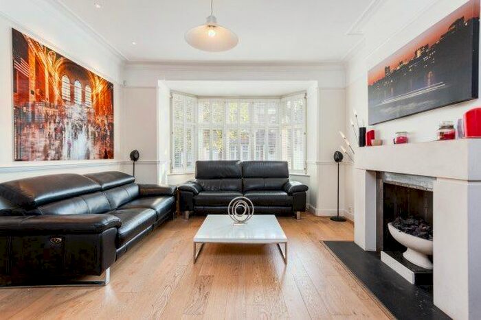 5 Bedroom Semi-Detached House To Rent In Compton Road, London, SW19