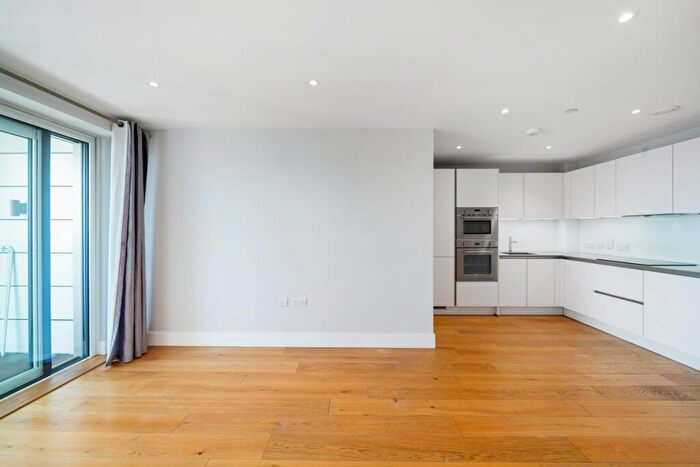 1 Bedroom Apartment To Rent In High Road London, N20