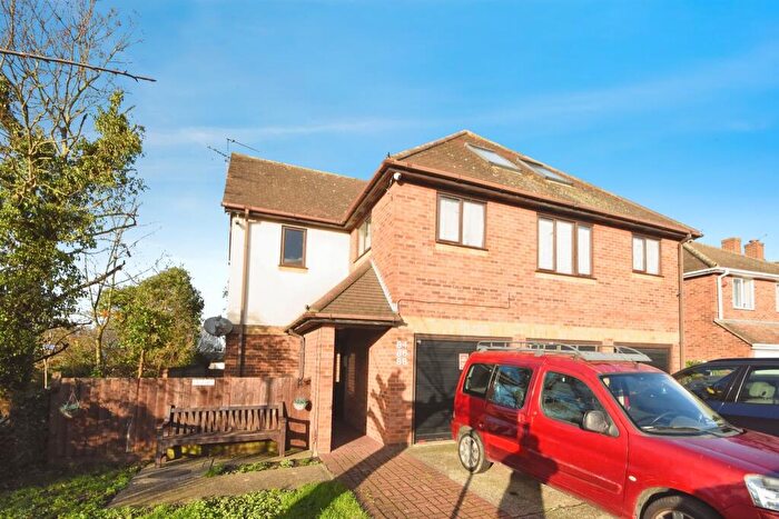 2 Bedroom Maisonette For Sale In Widford Road, Chelmsford, CM2