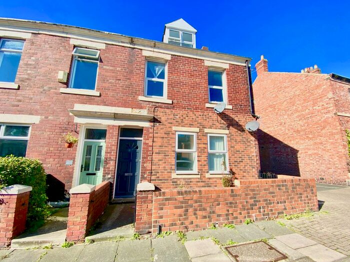 3 Bedroom Maisonette To Rent In Eastbourne Avenue, Bensham, Gateshead, Tyne &amp; Wear, NE8