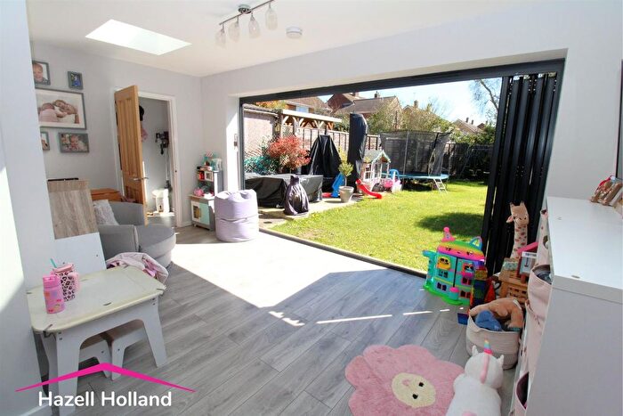 4 Bedroom Semi-detached House For Sale In St. Georges Road, Swanley, BR8