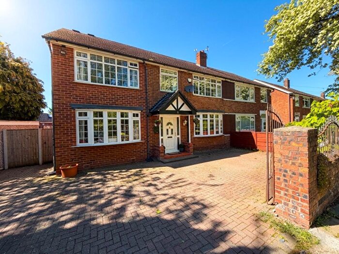 5 Bedroom Semi Detached House For Sale In Kenmore Road, Sale, M33