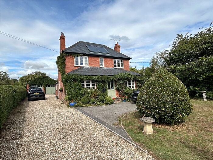 4 Bedroom Detached House For Sale In Buckhorn Weston, Gillingham, Dorset, SP8