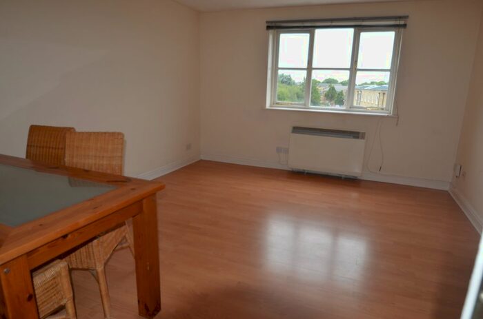 2 Bedroom Flat To Rent In Webley Court, Sten Close, Enfield, EN3