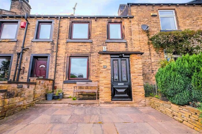 3 Bedroom Terraced House To Rent In Scale Hill, Huddersfield, HD2