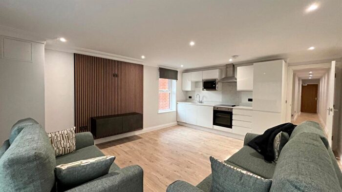 2 Bedroom Apartment To Rent In North Grange Road, Leeds, LS6