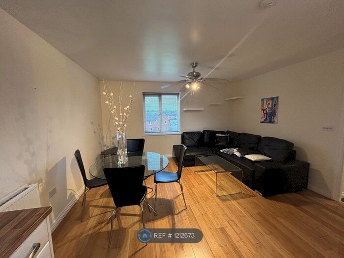 1 Bedroom Flat To Rent In Signals Drive, Coventry, CV3