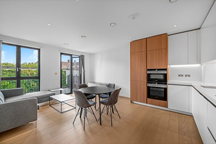 1 Bedroom Flat For Sale In Lyons Place, Lisson Grove, NW8
