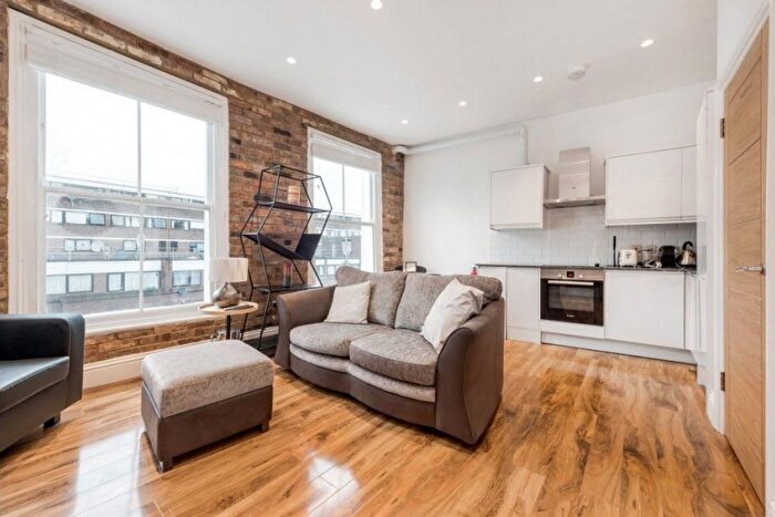 1 Bedroom Flat To Rent In Flat, Cornwall Crescent, Notting Hill, W11