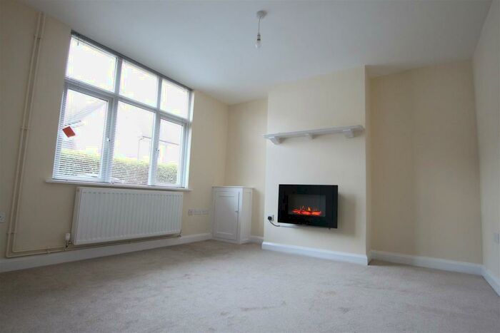 2 Bedroom House To Rent In Kenmuir Crescent, Northampton, NN2