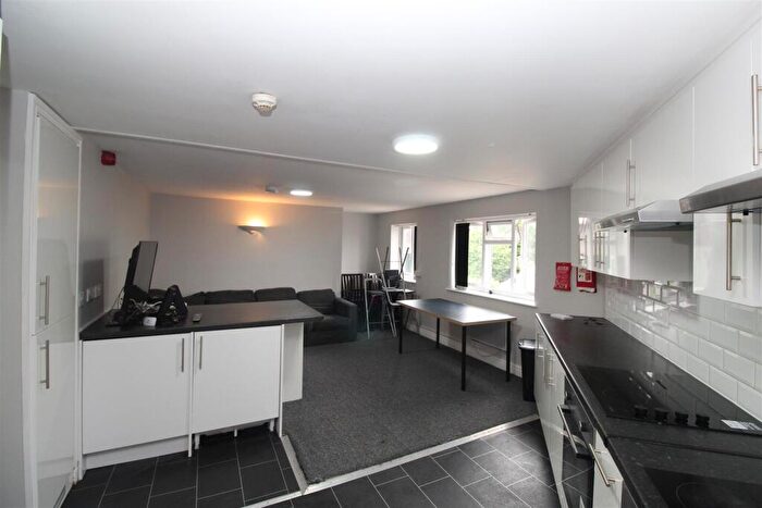 6 Bedroom Flat To Rent In Rhymney Terrace, Cathays, Cardiff, CF24