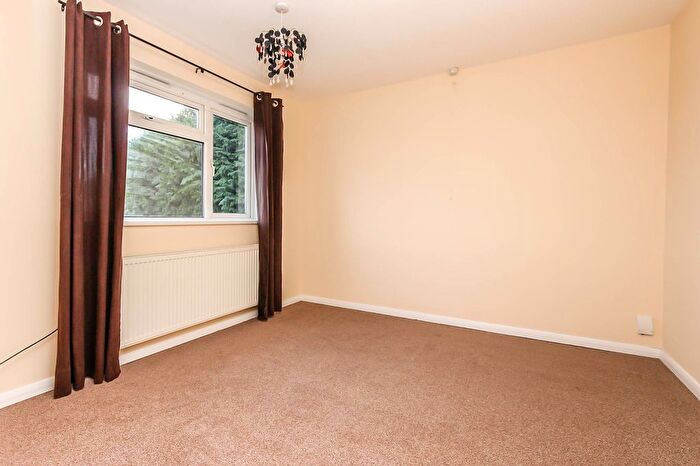3 Bedroom End Of Terrace House For Sale In Dalkeith Road, Wellingborough, NN8