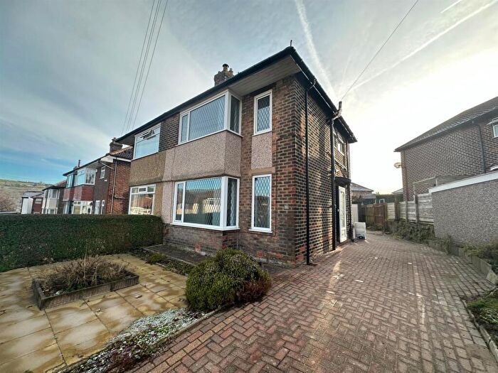 3 Bedroom Semi-Detached House To Rent In Green Park Road, Halifax, HX3