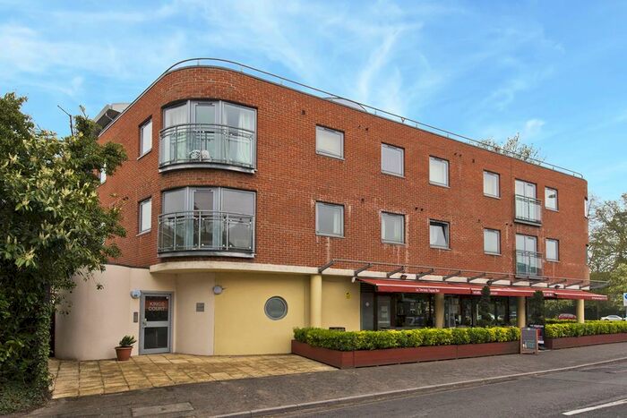 2 Bedroom Apartment To Rent In Kings Court, Hersham Road, KT12