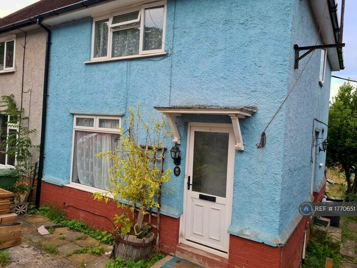 3 Bedroom Semi-Detached House To Rent In Underwood Road, High Wycombe, HP13