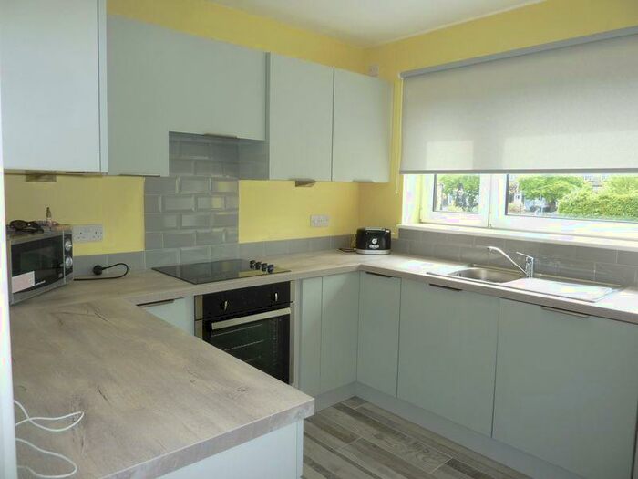 2 Bedroom Flat To Rent In Brentwood Close, New Eltham, SE9