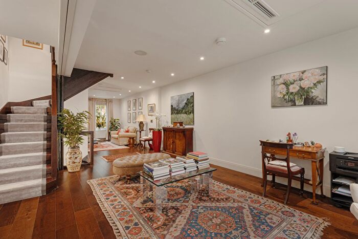 4 Bedroom Property For Sale In Catherine Place, Westminster, London, SW1E
