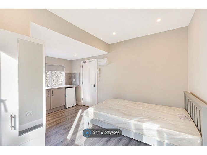Studio To Rent In Wandle Bank, Croydon, CR0
