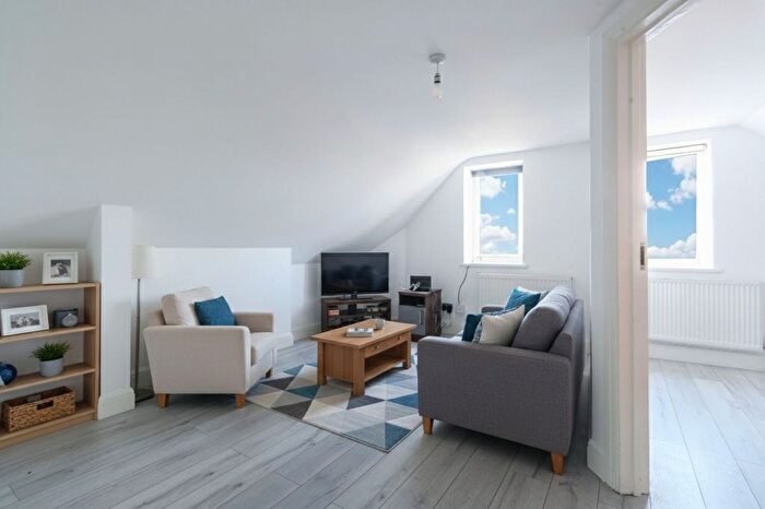 1 Bedroom Flat To Rent In Hildreth Street, London, SW12