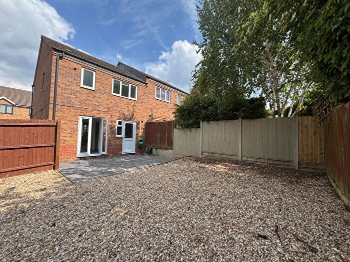 3 Bedroom Semi-Detached House To Rent In Kedleston Road, Grantham, NG31