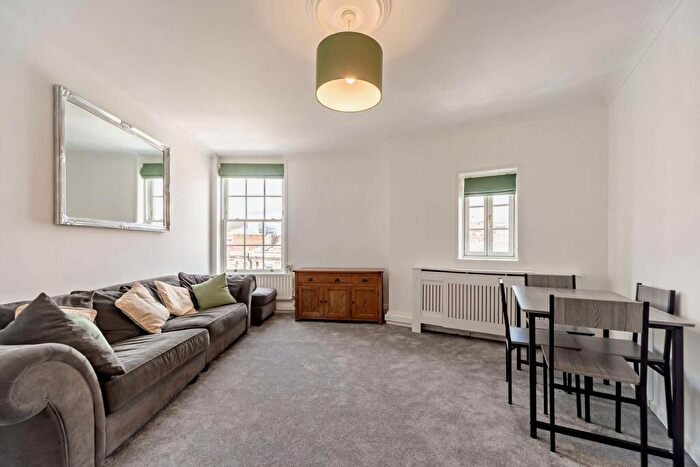 2 Bedroom Flat For Sale In Portpool Lane, London, EC1N - Photo 5