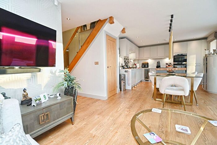 4 Bedroom Detached House For Sale In Mill Rise, Worsbrough, Barnsley, S70