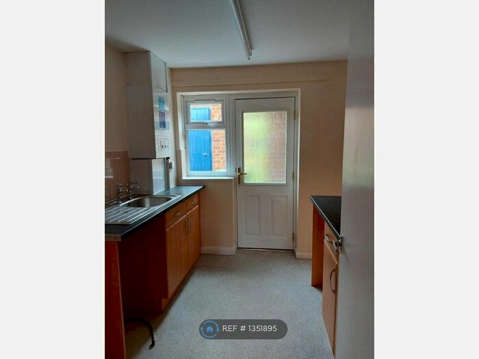 3 Bedroom Semi-Detached House To Rent In Berwyn View, Ellesmere, SY12