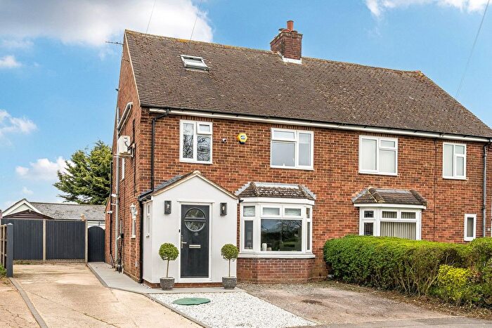 4 Bedroom Semi-Detached House For Sale In The Crescent, Stanford, Biggleswade, SG18