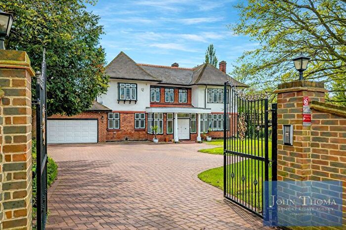 6 Bedroom Detached House For Sale In Manor Road, Chigwell, IG7