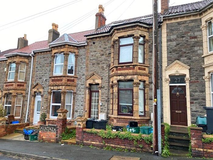 2 Bedroom Flat To Rent In Cossham Road, Bristol, BS5