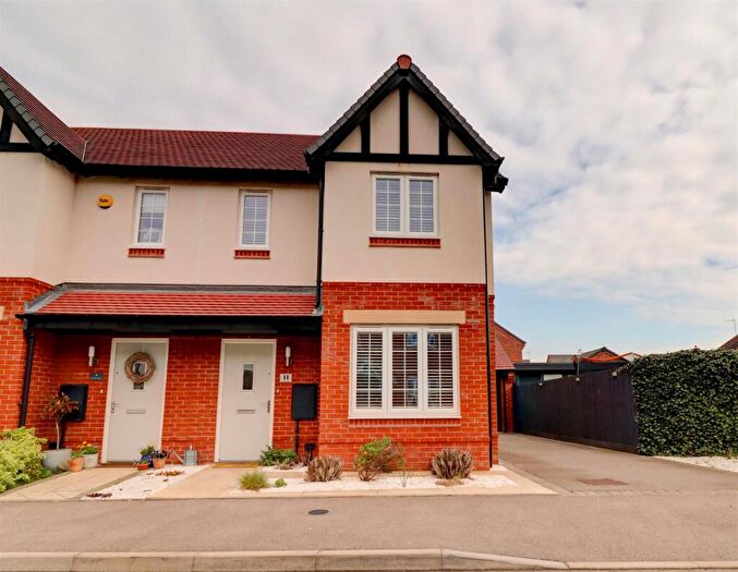 3 Bedroom Semi-Detached House To Rent In Hutton Road, Kineton, CV35