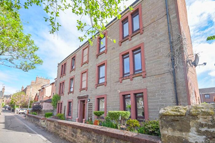 2 Bedroom Flat To Rent In Tait's Lane, City Centre, Dundee, DD2